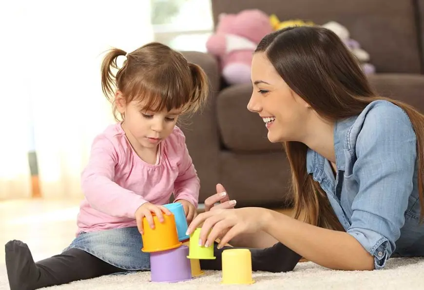 هل يمكن للجليسة المنزلية أن تحل محل الشريك في الحياة؟ اكتشفوا الإجابة الآن!