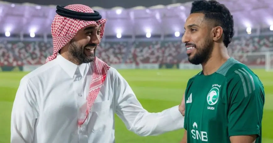 وزير الرياضة السعودي يحرّض لاعبي الأخضر قبل مواجهة البحرين: ما السر وراء دعمهم؟