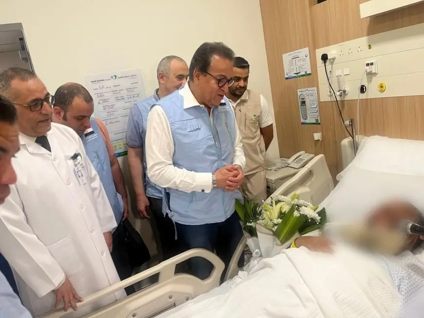 وزير الصحة يفاجئ بزيارة مفاجئة للحجاج المصريين في مستشفيات المدينة المنورة!