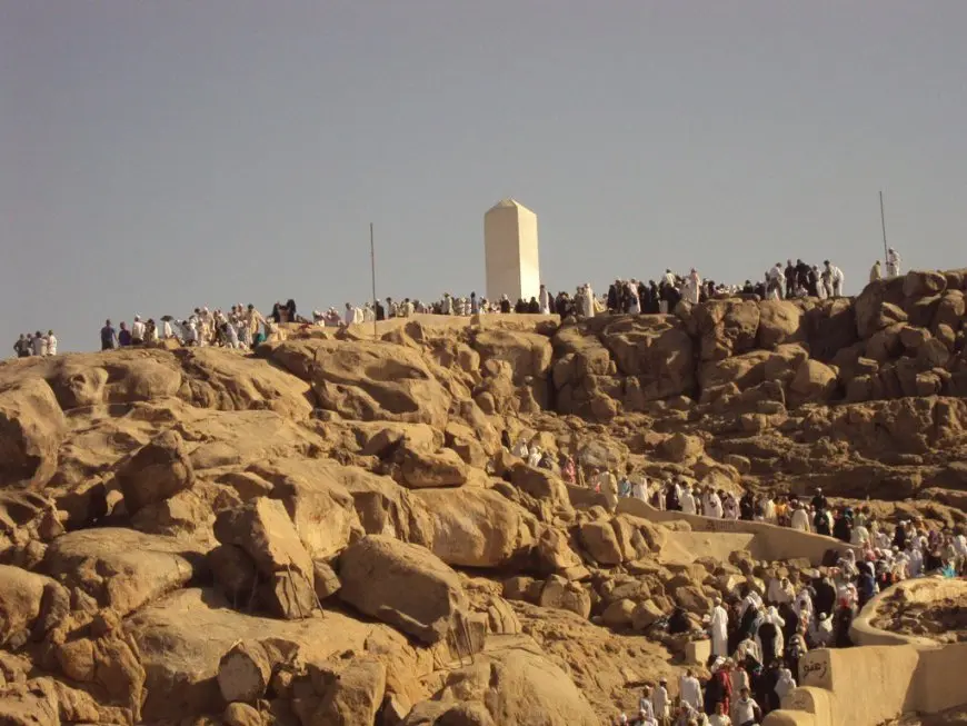 فضل يوم عرفة: اكتشف حكم الصيام والأعمال المستحبة في هذا اليوم المبارك!