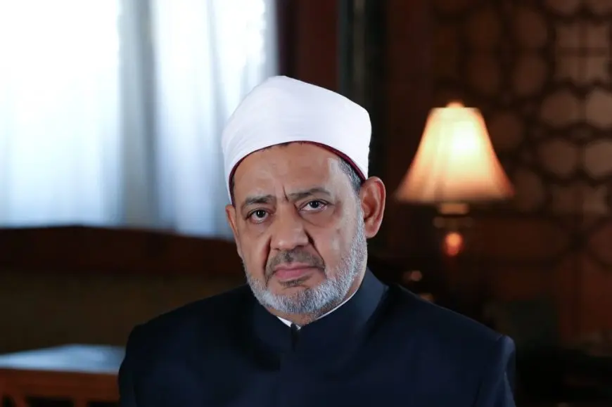 شيخ الأزهر يُبارك الملك حمد بفوز البحرين بعضويّة في مجلس الأمن!