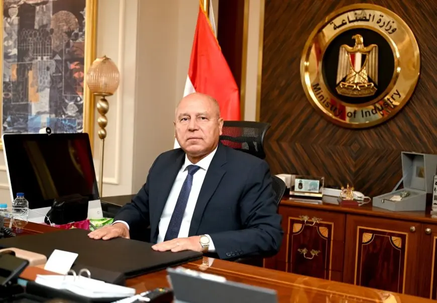 الكشف عن تفاصيل مثيرة لمصنع ألبان أطفال بإشراف كامل الوزير بعد تصريحات الرئيس السيسي!