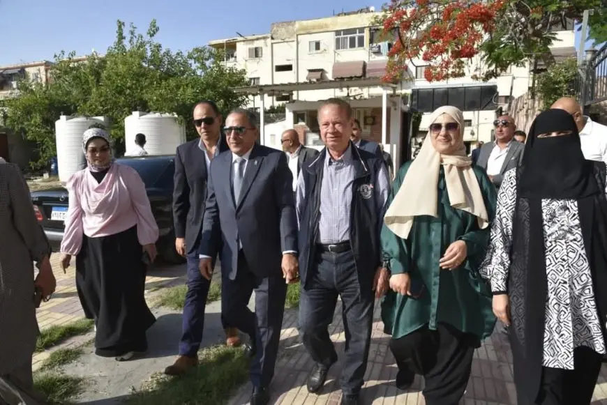 مفاجأة! محافظ بورسعيد يُظهر لطفه ويزور أطفال الأيتام في دار تحسين الصحة