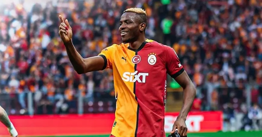 أوسيمين يُفاجئ الجميع ويُعلن رفضه لعرض الهلال الخامس! هل سينتقل إلى أندية أوروبية؟