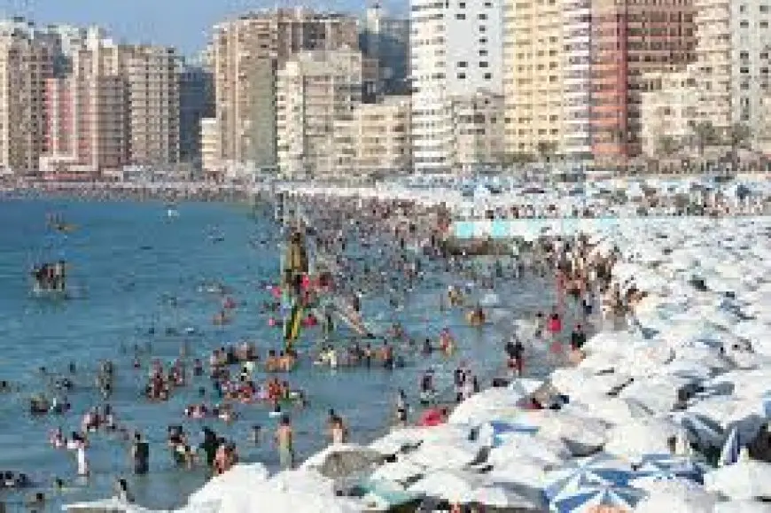 مفاجأة عيد الأضحى: إسكندرية تشهد إقبالاً هائلاً من الزوار والسياح!