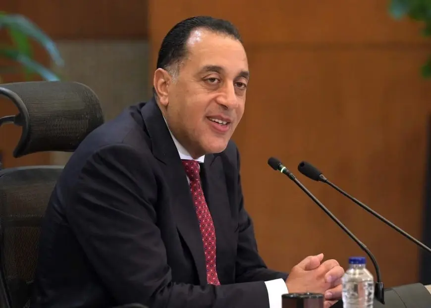 “بالفيديو: رئيس الوزراء يُبارك نظيره السوداني بمنصبه الجديد ويتمنى له التوفيق!”