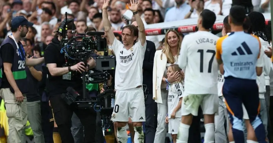 بعد قرار مثير للجدل.. مودريتش يخاف الفحص الطبي في ميلان!