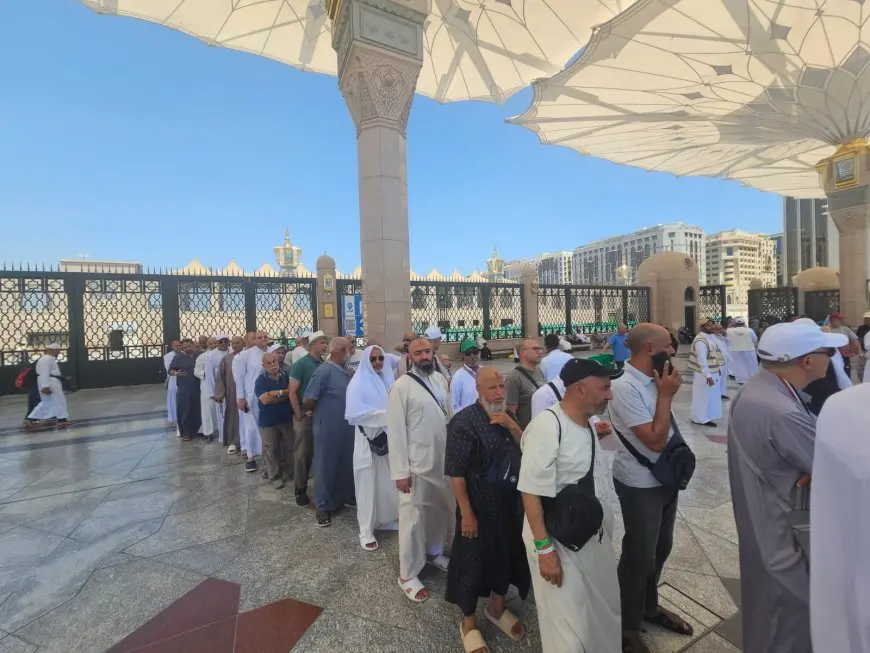 بالصور: بعثة حج الجمعيات الأهلية تأخذك في جولة مثيرة إلى الروضة الشريفة!