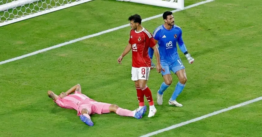 لقطات حصرية: سواريز يُعلن محمد الشناوي أفضل لاعب في مباراة الأهلي وإنتر ميامي!