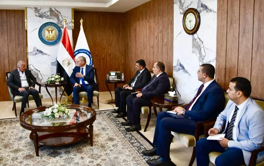 وزير البترول يطرح خطة تعزيز التعاون مع مجموعة السويدي إليكتريك في قطاعي الطاقة والتعدين!