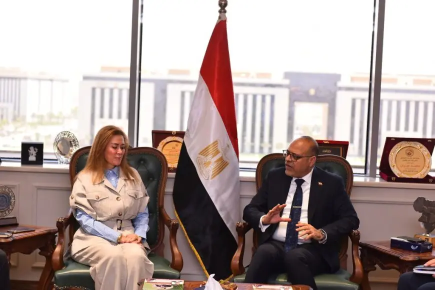 وزير العمل يواجه تحدي تعزيز التعاون مع الأكاديمية الوطنية للتدريب! اكتشف خطته لتطوير برامج التأهيل المهني الآن