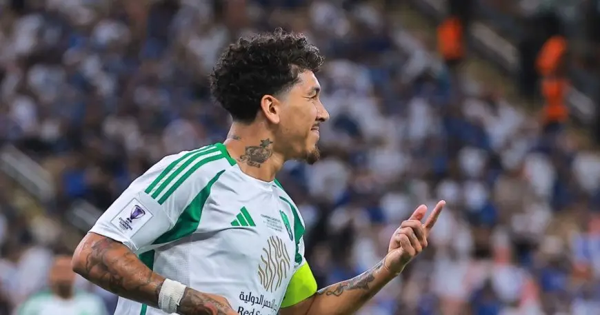 “بالتأكيد! فيرمينو يكشف عن خطوته القادمة مع الأهلي السعودي الساحرة!”