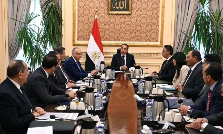 رئيس الحكومة يعلن خطة جديدة لتحسين زراعة قصب السكر – اكتشف التفاصيل الآن!