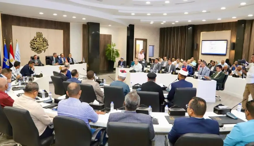 مفاجأة: محافظ أسوان يجتمع بمدير صندوق مكافحة الإدمان لخطة إعلامية مبتكرة!