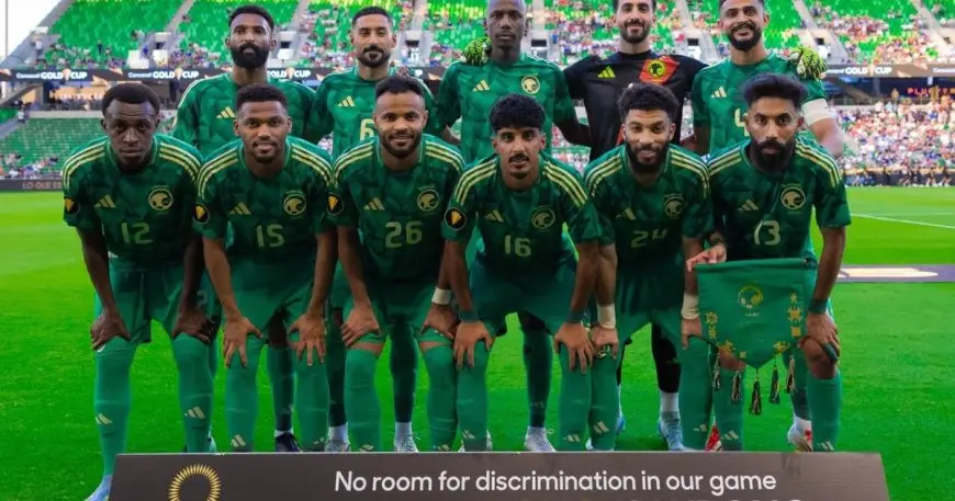 كيف يمكن للمنتخب السعودي التأهل إلى ربع نهائي الكأس الذهبية؟ اكتشف الإجابة هنا!