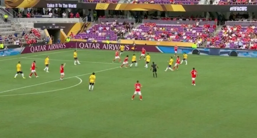 كأس العالم للأندية.. مباراة نارية بين بنفيكا وأوكلاند سيتي تستأنف بعد مواجهة قوية مع الطقس!
