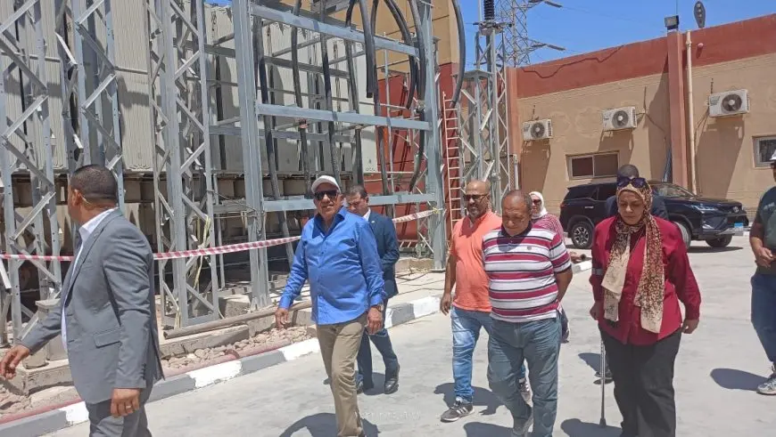 وزير الكهرباء يكشف سرّ استراتيجية تخزين الكابلات في هضبة الأهرامات!
