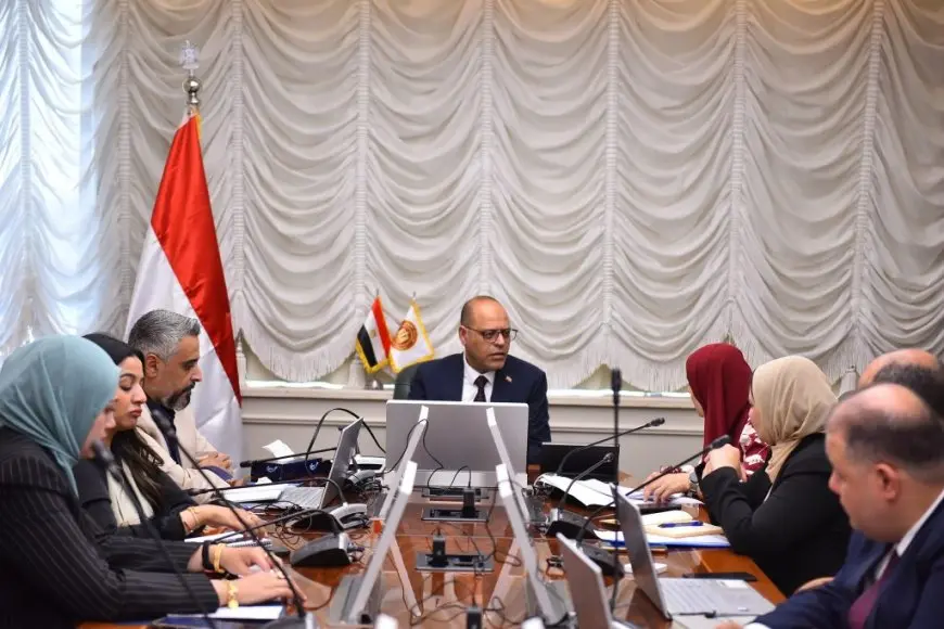 وزير العمل يترأس اجتماعاً هاماً بشأن تنقل العمالة بين مصر والأردن!