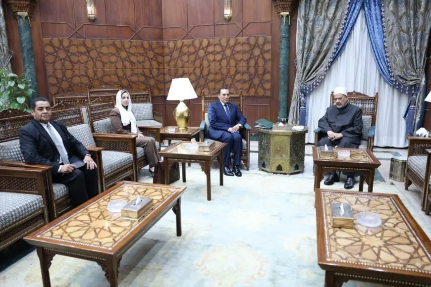شيخ الأزهر والبابا تواضروس الثاني يتفاجئان بزيارة رئيس شركة تنمية الريف المصري الجديد!