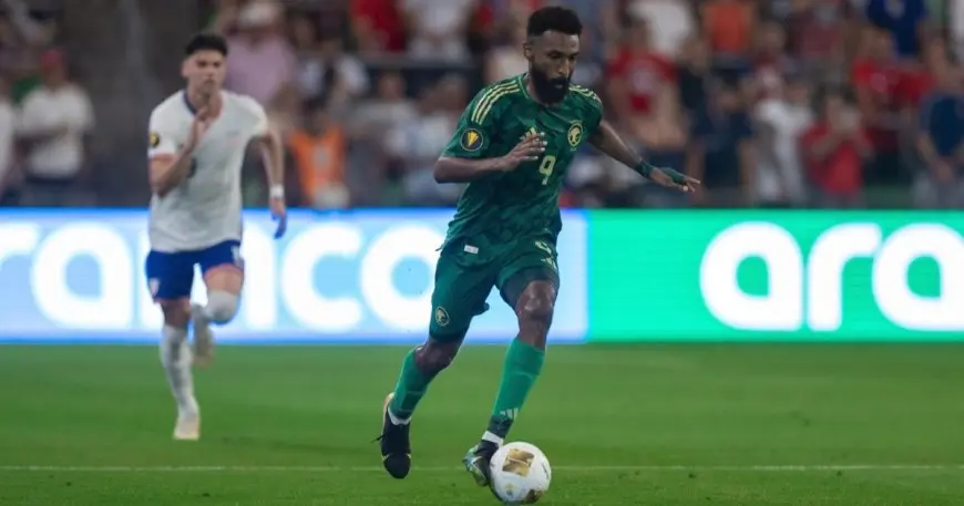 “رونار يفاجئ الجميع بتغييرات مذهلة في تشكيلة المنتخب السعودي أمام ترينيداد وتوباغو! اكتشف التفاصيل الآن”