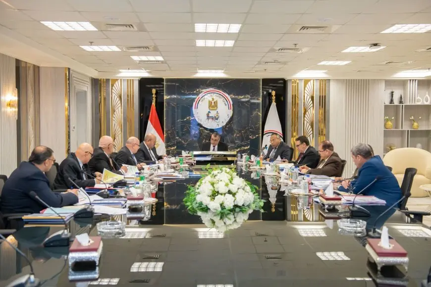 وزير الإنتاج الحربي يشارك في اجتماعات حاسمة مع قيادات الجهات العليا!