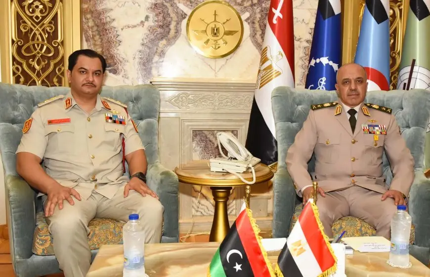 فريق أحمد خليفة يحضر اجتماعًا مهمًا مع رئيس أركان الجيش الليبي – لن تصدق ماذا حدث!