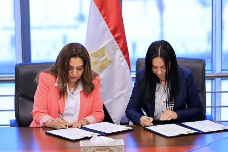 وزيرتا التضامن والتنمية المحلية يجيبان على سؤالكم: “هل ترغبون في اكتشاف مشروع أيادي مصر الجديد؟”