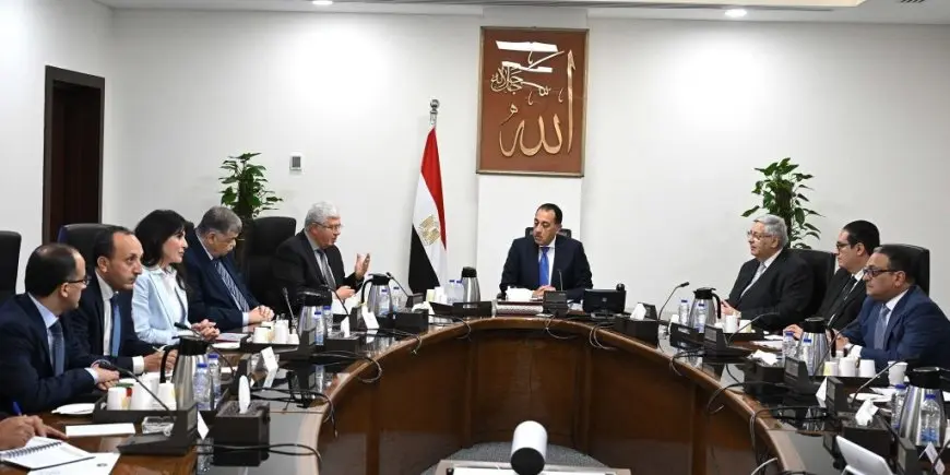 “كشف حصري: إطلالة رئيس الوزراء على أحدث ابتكارات علاج السرطان بالتعاون مع أكسفورد ومستشفى 500500!”