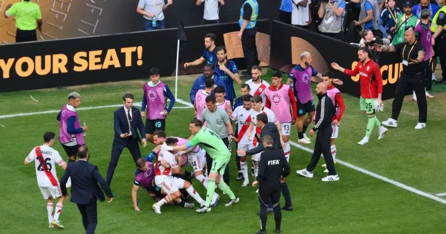 صراع عنيف بين إنتر وريفر بليت في نهائي كأس العالم للأندية: لقطات حصرية وأخبار ساخنة!