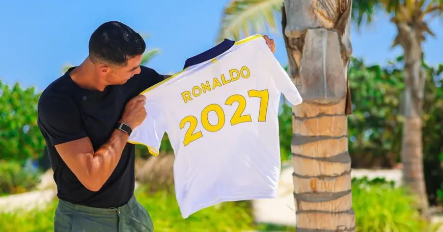 معلومات حصرية عن أرقام كريستيانو رونالدو بعد تجديد عقده مع النصر السعودي!