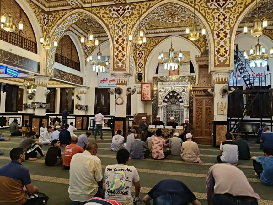 لا تفوتوا: الأوقاف تنظم 2963 ندوة علمية في ليلة روحانية مليئة بالذكر والصلاة على سيدنا النبي!