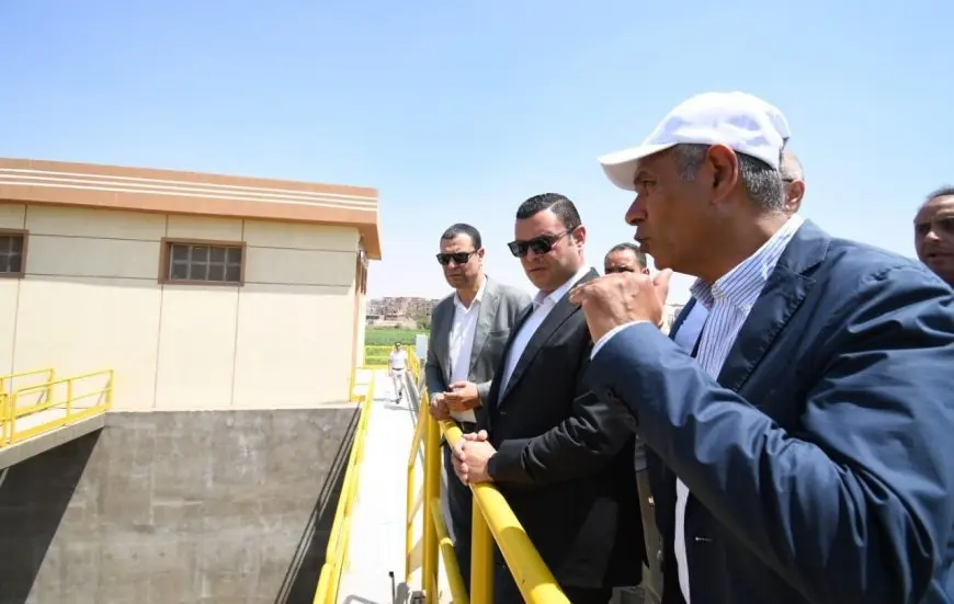 وزير الإسكان ومحافظ القليوبية يفتشان عن سر الحياة الكريمة من خلال مشروعات المياه والصرف الصحي!