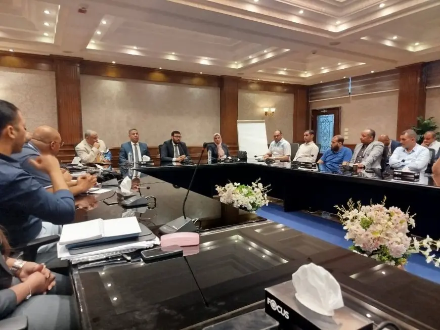 اللاعبون الشبان يحسنون مهارات العمل من خلال ورشة تدريب مثيرة في المراجعة المستندية