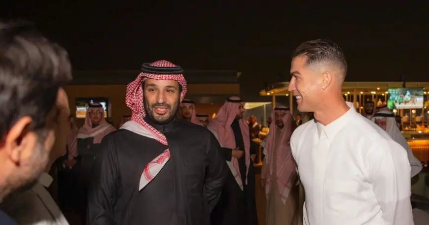 رونالدو يعلن تأثره بجمال السعودية ويثني على إنجازات ولي العهد