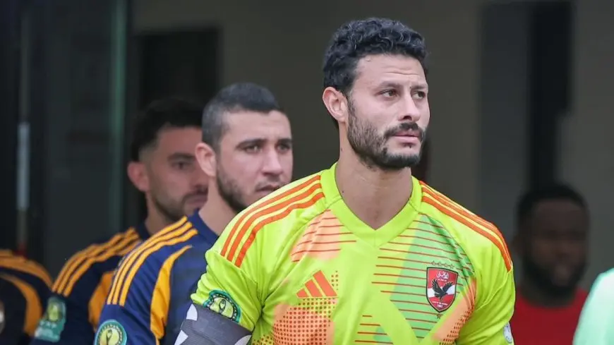 شوبير يكشف آخر تطورات مفاوضات رحيل الشناوي من الأهلي!