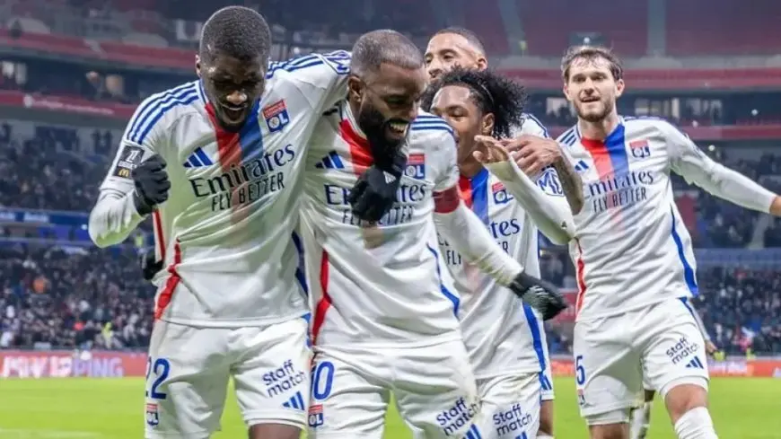 الكارثة الكروية: الاتحاد الفرنسي يُنقذ ليون من الهبوط ويضمن بقائه في دوري الدرجة الأولى!
