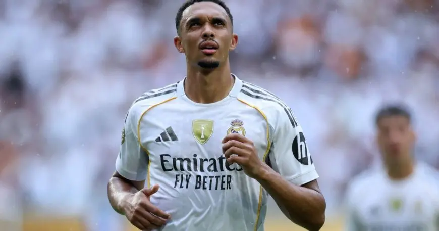 صدمة كبرى لجماهير ريال مدريد، تعرف على سبب تهديد غياب أرنولد عن قمة مهمة مع سان جيرمان!