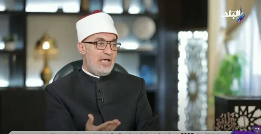 مفتي الجمهورية يشن هجوماً غاضباً على زيارة رجال دين لإسرائيل: “سلام مزيف وحوار فوق جثث الأبرياء”