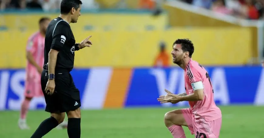 فيفا يصدر قرارًا نهائيًا بشأن طرد رونالدينيو في نهائي كأس العالم للأندية!