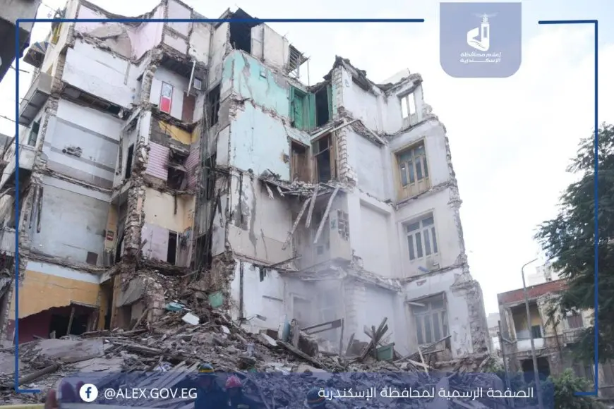 مفاجآت محافظ الإسكندرية بعد انهيار عقار بالعطارين: تفاصيل صادمة!