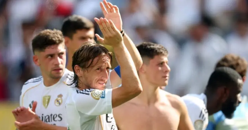 لن تصدق: لوكا مودريتش يسافر إلى إيطاليا للانضمام إلى ميلان في خطوة مفاجئة