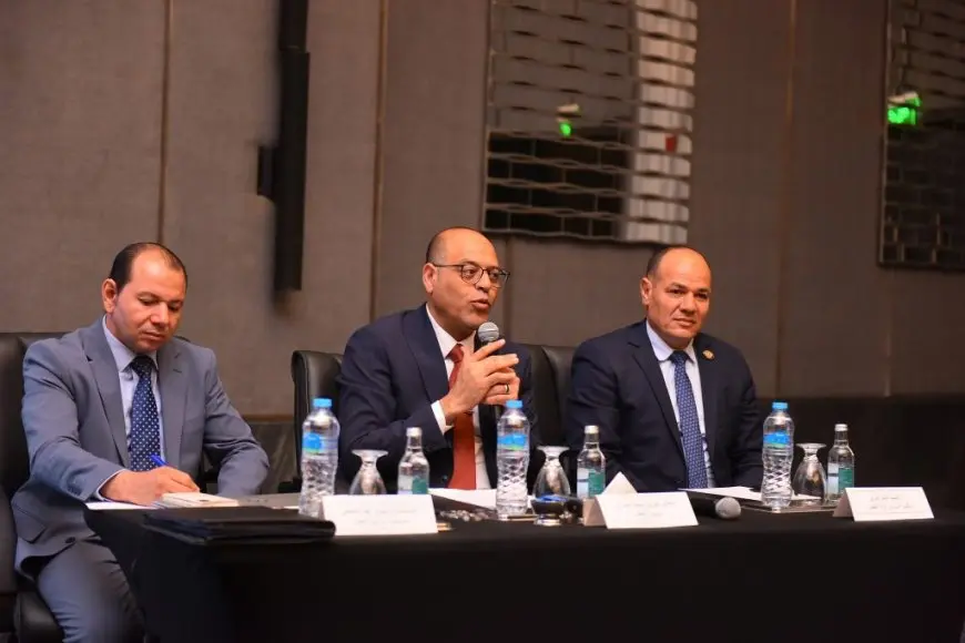 وزير العمل يكشف عن سر العدالة والتوازن بين صاحب العمل والعامل في بيئة مثالية!