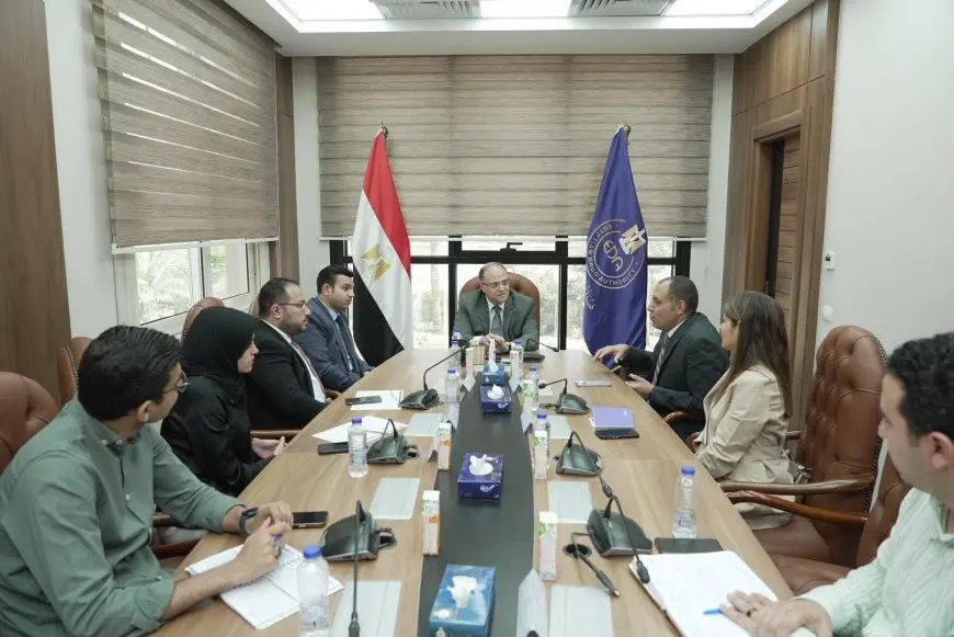 “رئيس هيئة الدواء يحسم الأمور مع شركة عملاقة لتحسين الأمن الدوائي وتعزيز التوطين، اكتشف التفاصيل الآن!”