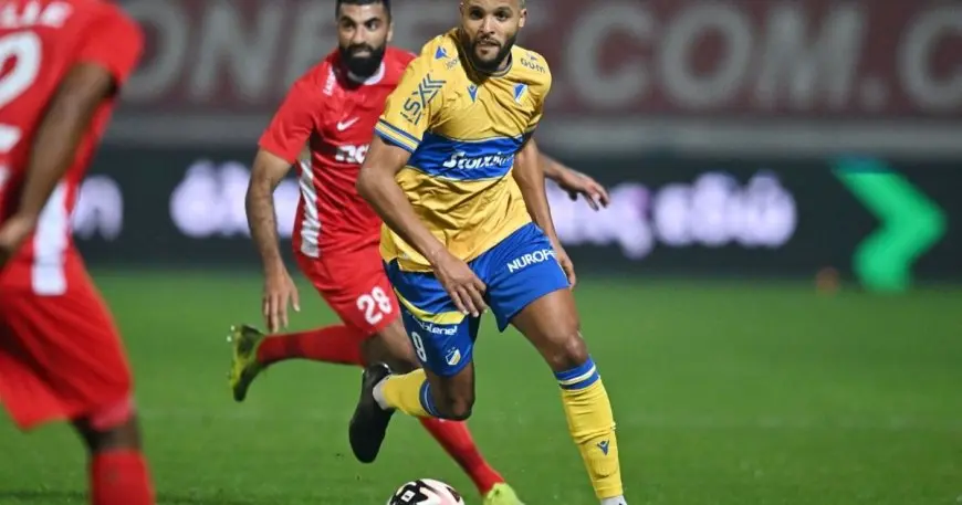 بعد غياب 14 عامًا.. يوسف العربي يستعد للعودة إلى الدوري الفرنسي بقوة