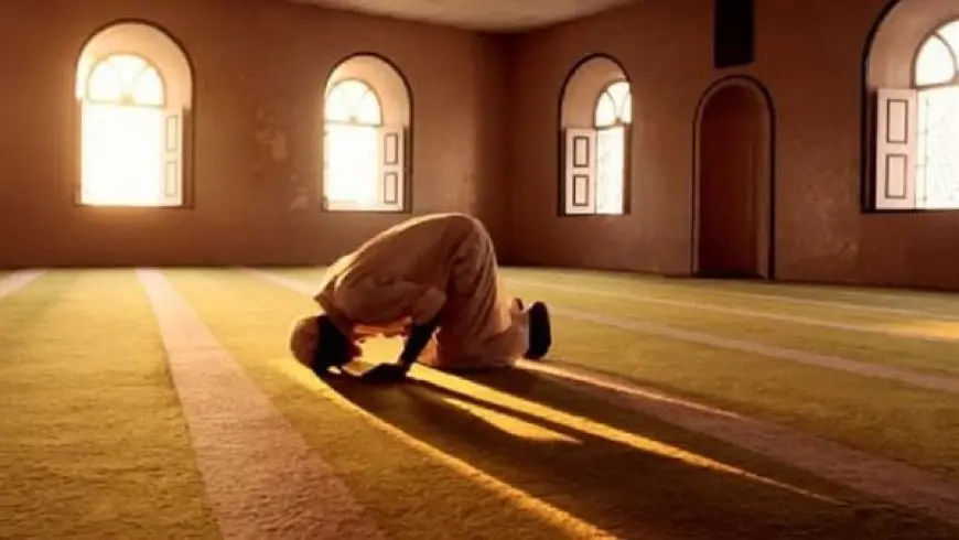 ٤ أخطاء تدمر صلاتك! احذر منها الآن