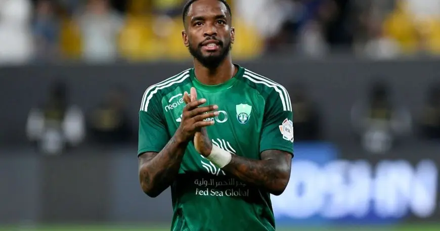 نجم الأهلي السعودي يفاجأ بسرقة في لندن!