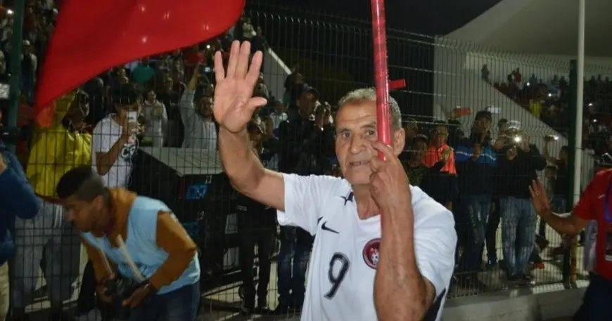 وفاة أسطورة كرة القدم المغربية أحمد فرس بعد معركة ضد المرض – تعرف على التفاصيل!