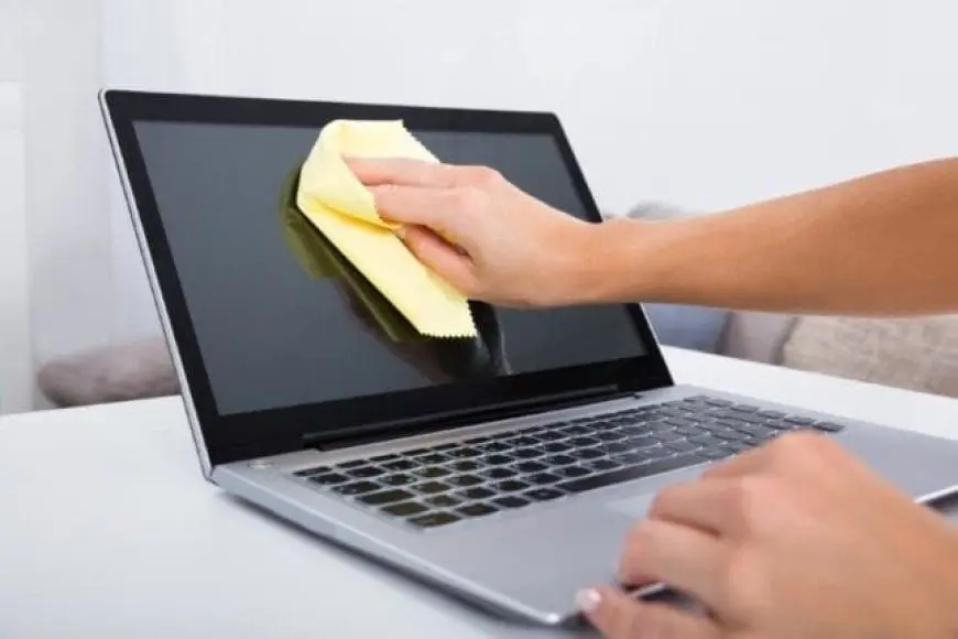 اكتشف كيف يمكنك تنظيف حاسوبك وسماعاتك وهاتفك الذكي بخطوات سهلة!