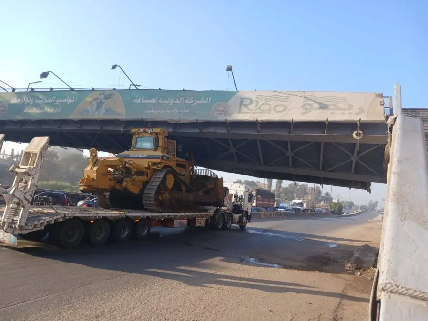 هذا ما حدث على كباري المشاة بطريق بنها القاهرة الزراعي!