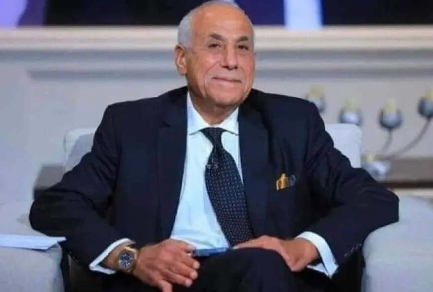 بالصور: زيارة مفاجئة لنجوم الزمالك للمدرب حسن شحاتة بعد تعرضه لوعكة!
